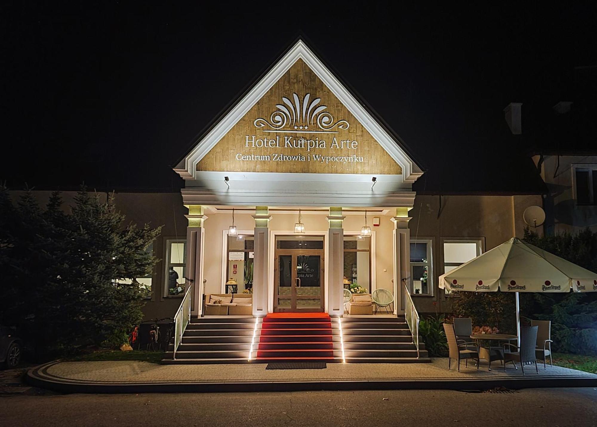 Hotel Kurpia Arte Nowogród Esterno foto